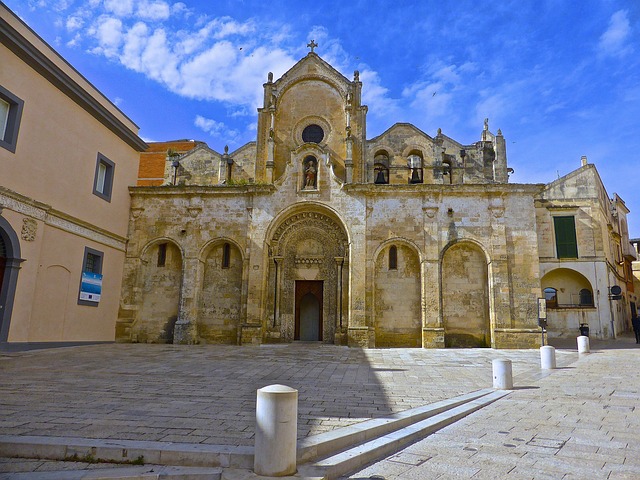 Monumenti Puglia: Scopri i tesori artistici e i monumenti della Puglia