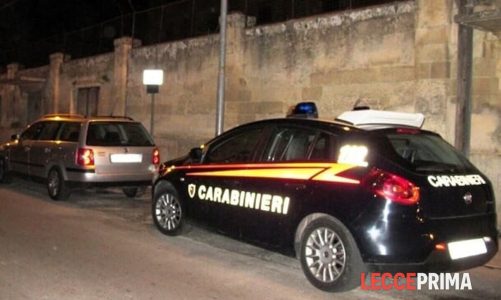 Ruba di notte la cassa nei magazzini Kasawika, ma i carabinieri lo beccano sul posto