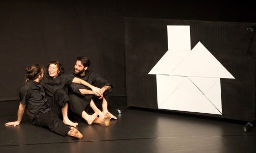 Doppia replica di “Tangram” della compagnia La Baracca