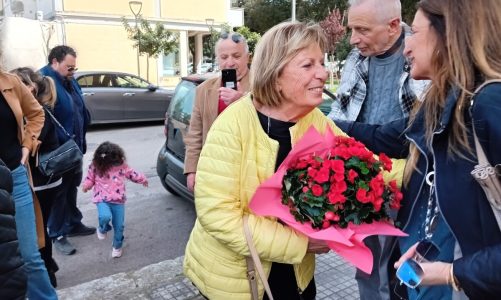 Poli Bortone, tappa al mercato di Santa Rosa: “Criticità e disagi ignorati”