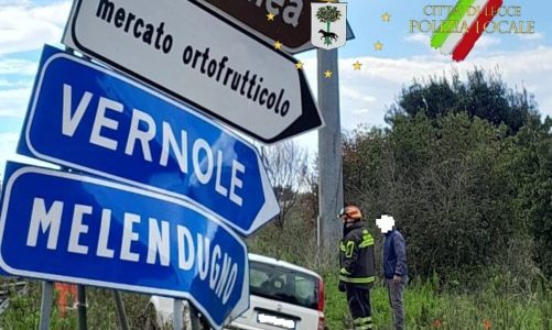 Auto esce di strada sulla tangenziale Est: due donne finiscono in ospedale