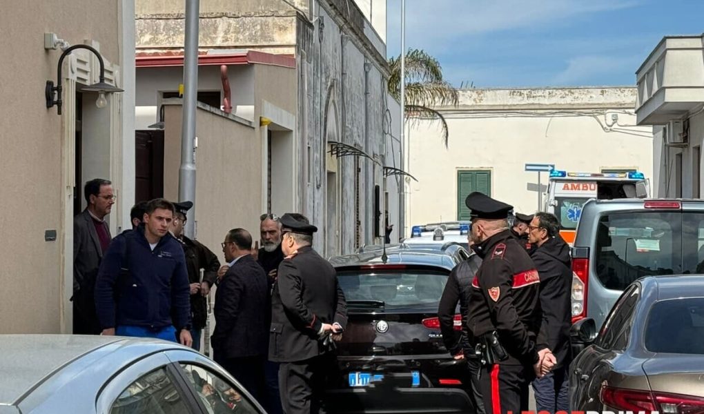 Ritrovato privo di vita, con un coltello nel petto: s’indaga sulla morte di un 87enne