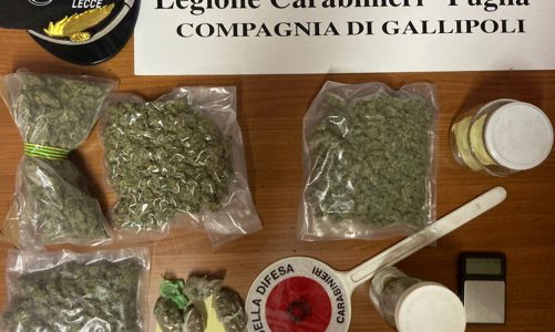 Malore in caserma, poi consegna ai militari quasi 500 grammi di “erba” nascosti sotto il letto