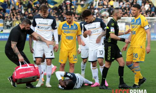 Lesione al crociato anteriore: Kaba fuori causa, tegola per il Lecce