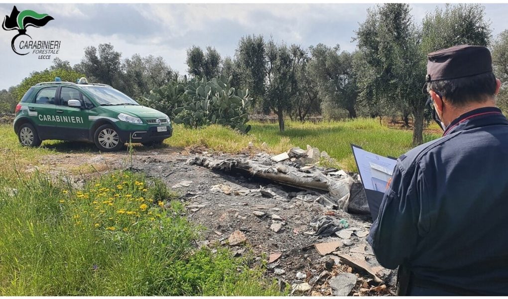 Su un terreno una discarica: scattano sigilli, il proprietario pagherà una somma e ripulirà l’area