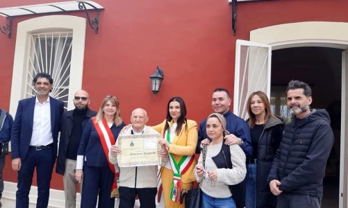 Festa grande a Monteroni di Lecce, nonno Mimino ha spento cento candeline